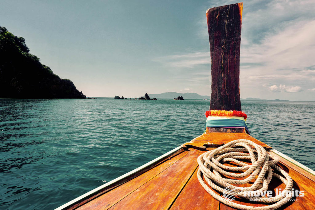 Schnorcheln im Paradies - Krabi Thailand - Longtailboot vorne - movelimits.de