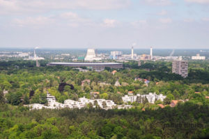 Abhörstation Teufelsberg Berlin - Kalter Krieg und Graffiti - movelimits.de - Blick zum Olympiastadion